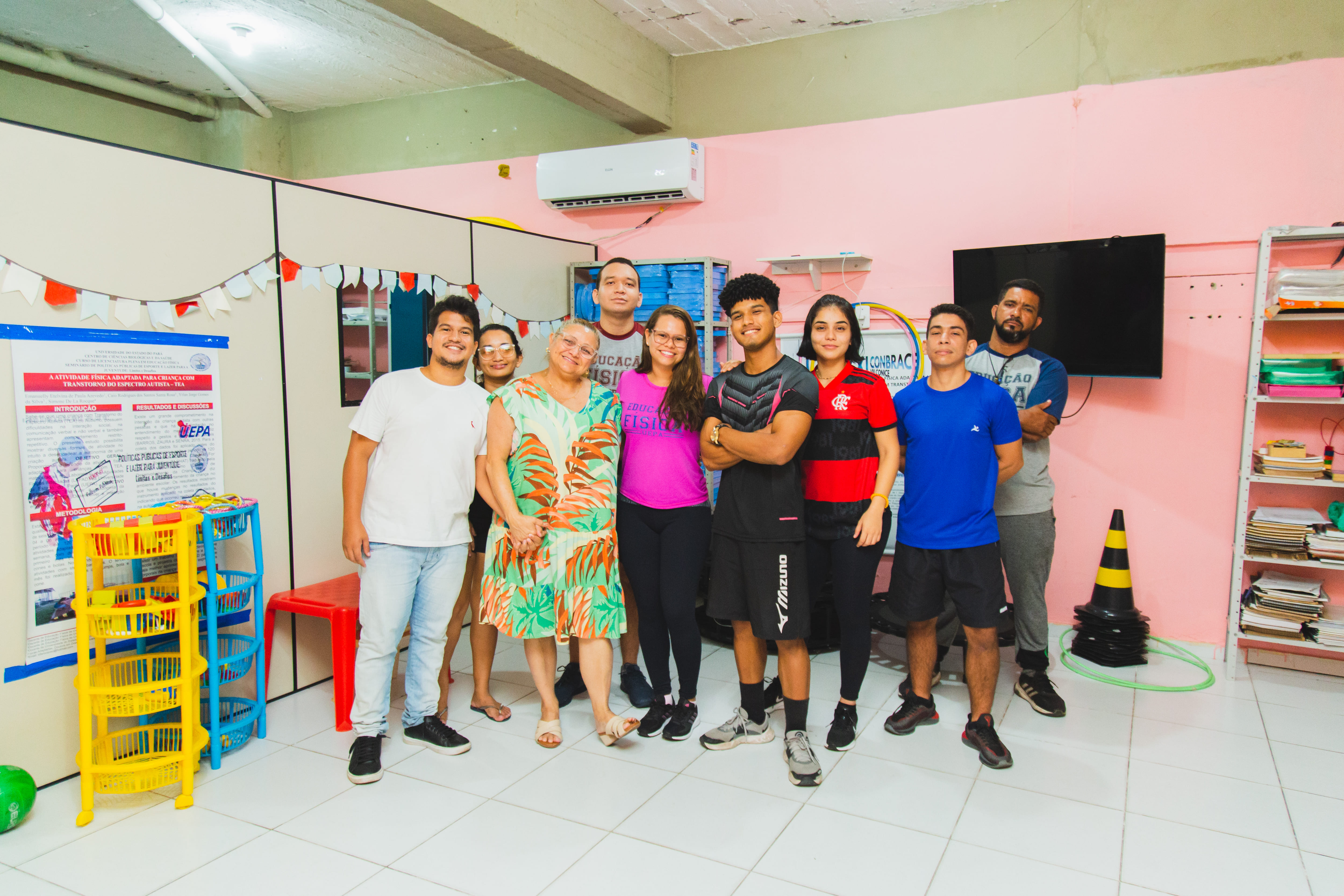 Equipe do Lafad atua junto a crianças e adolescentes, trabalhando com variadas modalidades físicas.