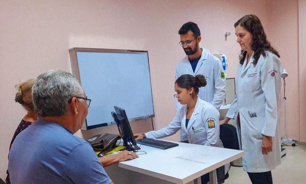 Paciente é consultado em uma das especialidades de atendimento da Uepa, no segundo andar da Policlínica Metropolitana.