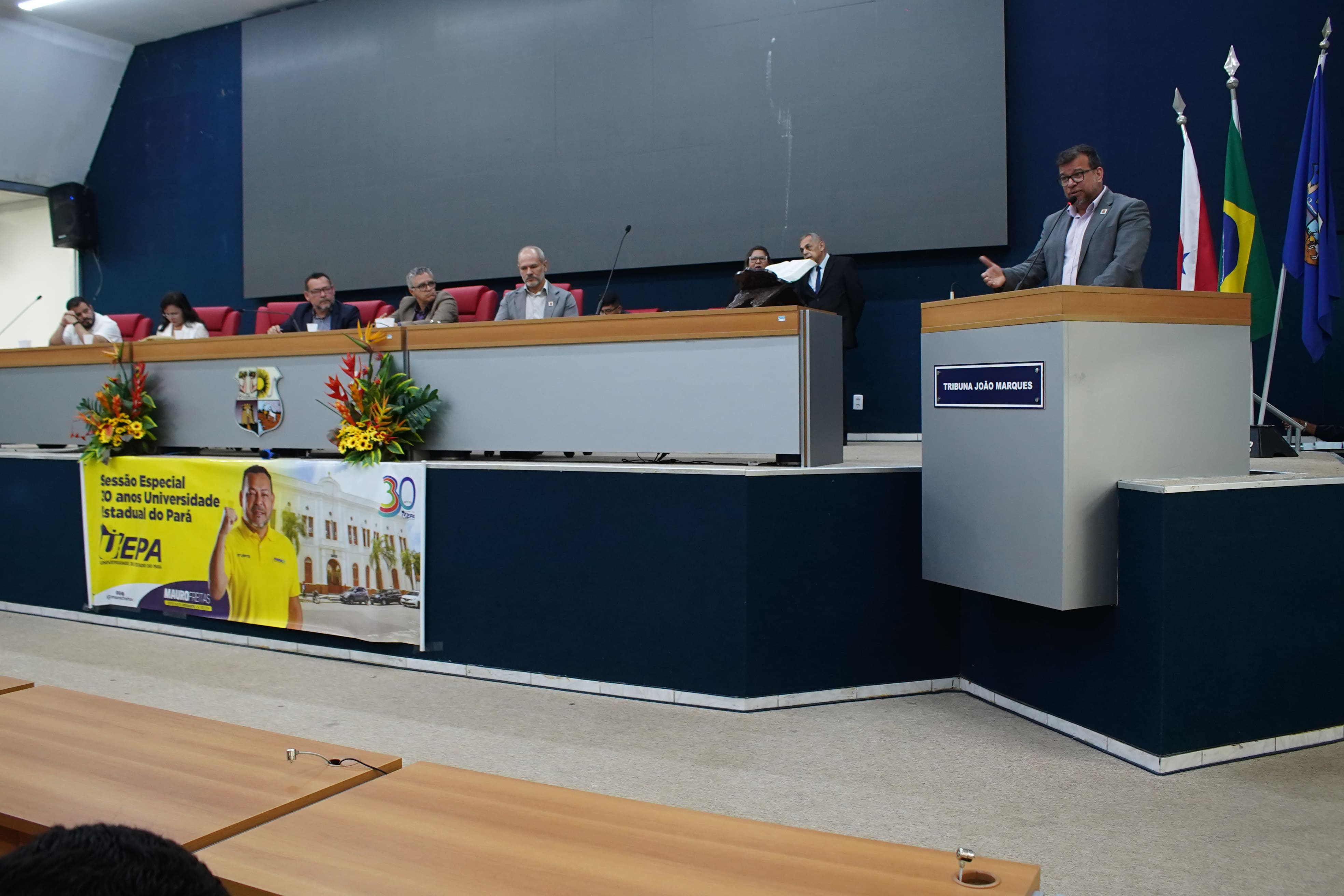 Em sua fala na tribuna, o reitor da instituição, Clay Chagas, ressaltou a relevância da universidade.