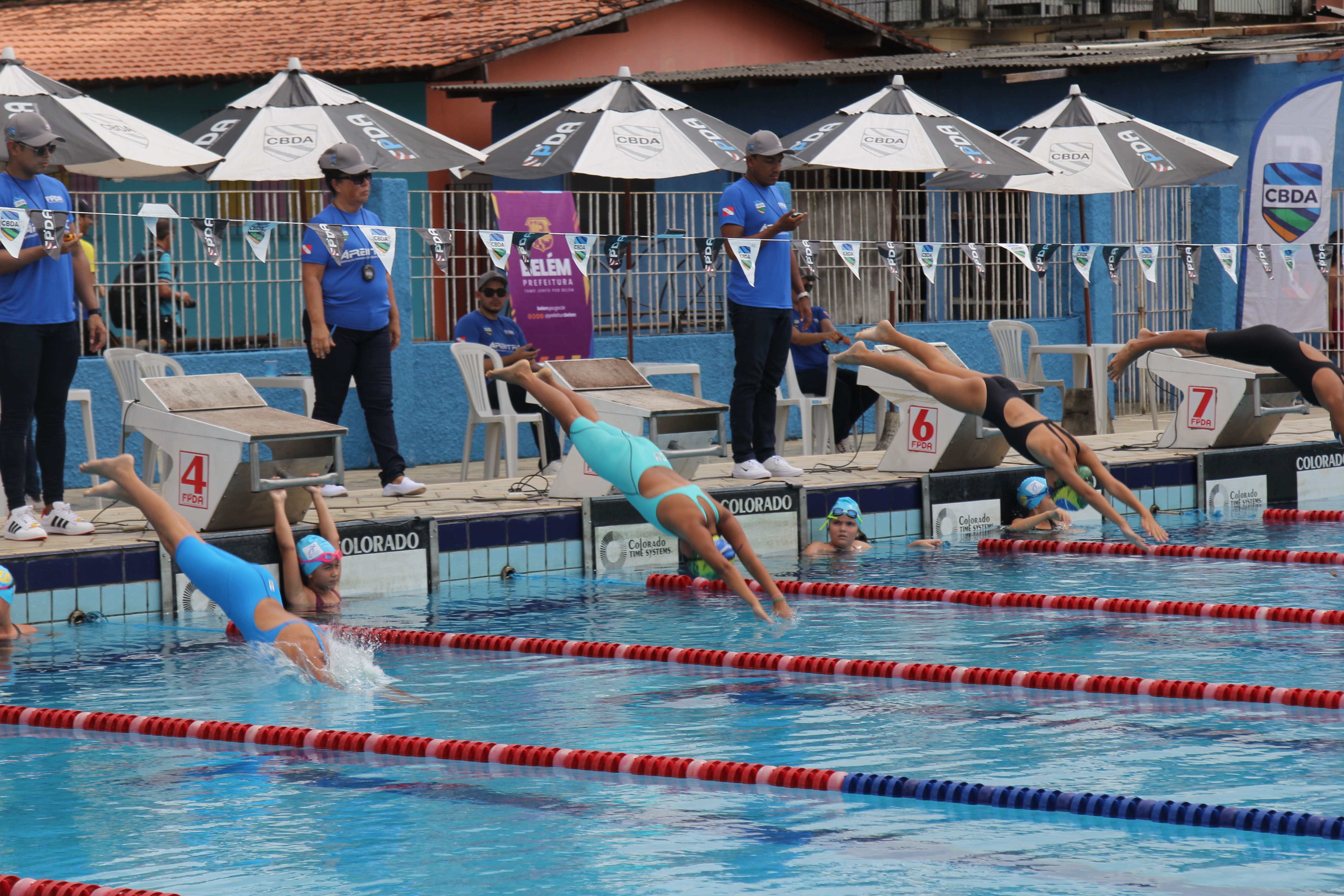 Natação é uma das atividades esportivas ofertadas pela Uepa no Campus III, por meio do Núcleo de Extensão.