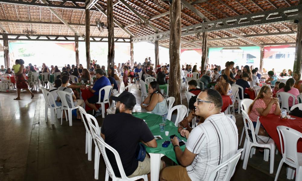 Servidores participaram do momento de celebração (Foto: Sidney Oliveira / Ascom Uepa).