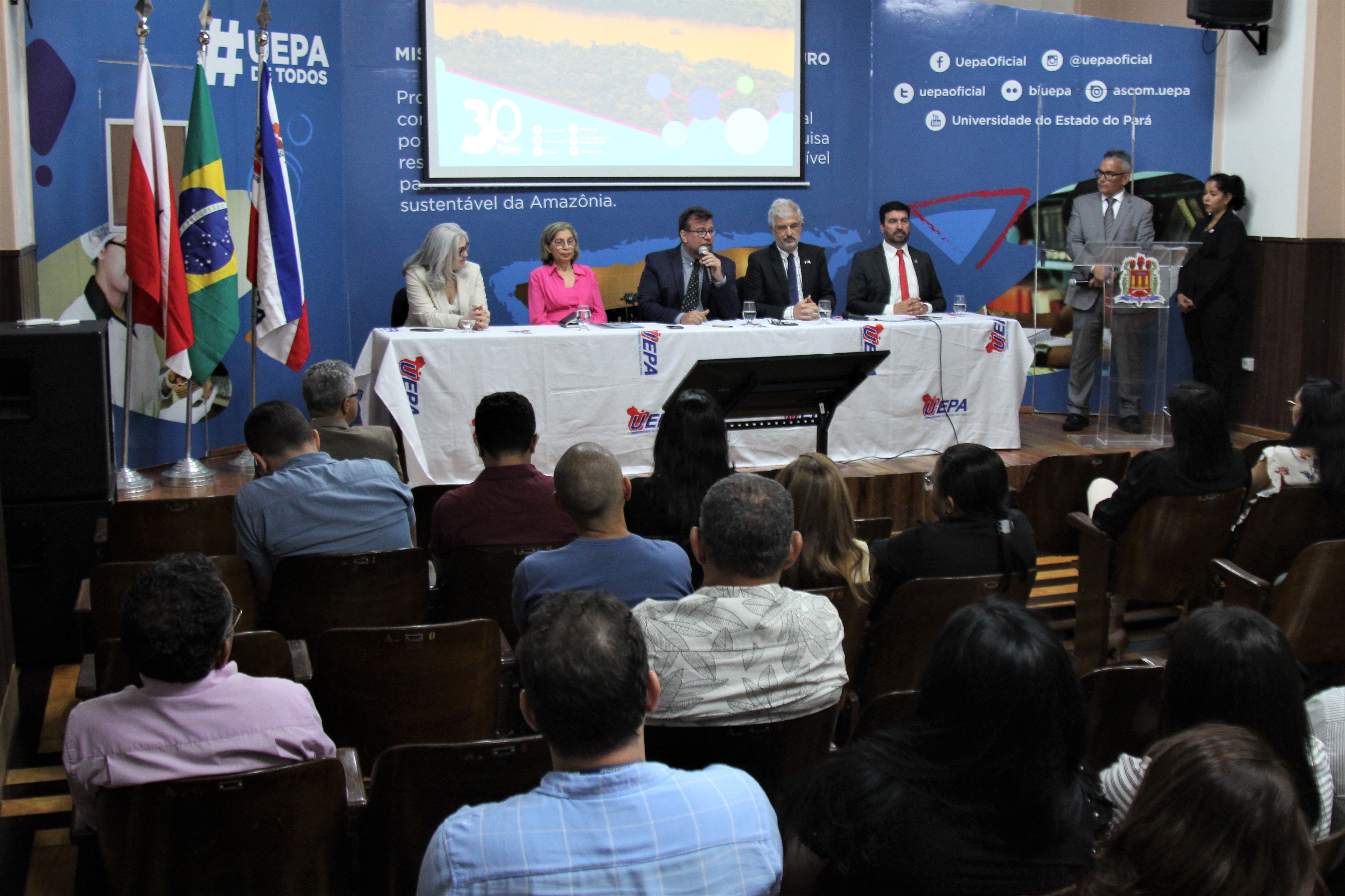 O evento foi realizado no auditório da Reitoria da Uepa e contou com a presença de servidores da instituição