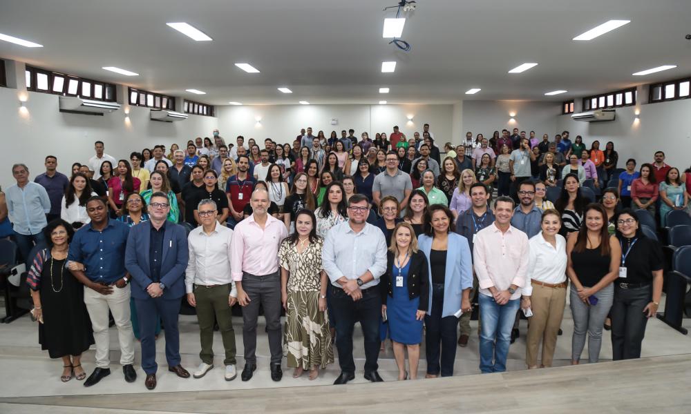 Comunidade acadêmica prestigia reinauguração do auditório Paulo Freire.