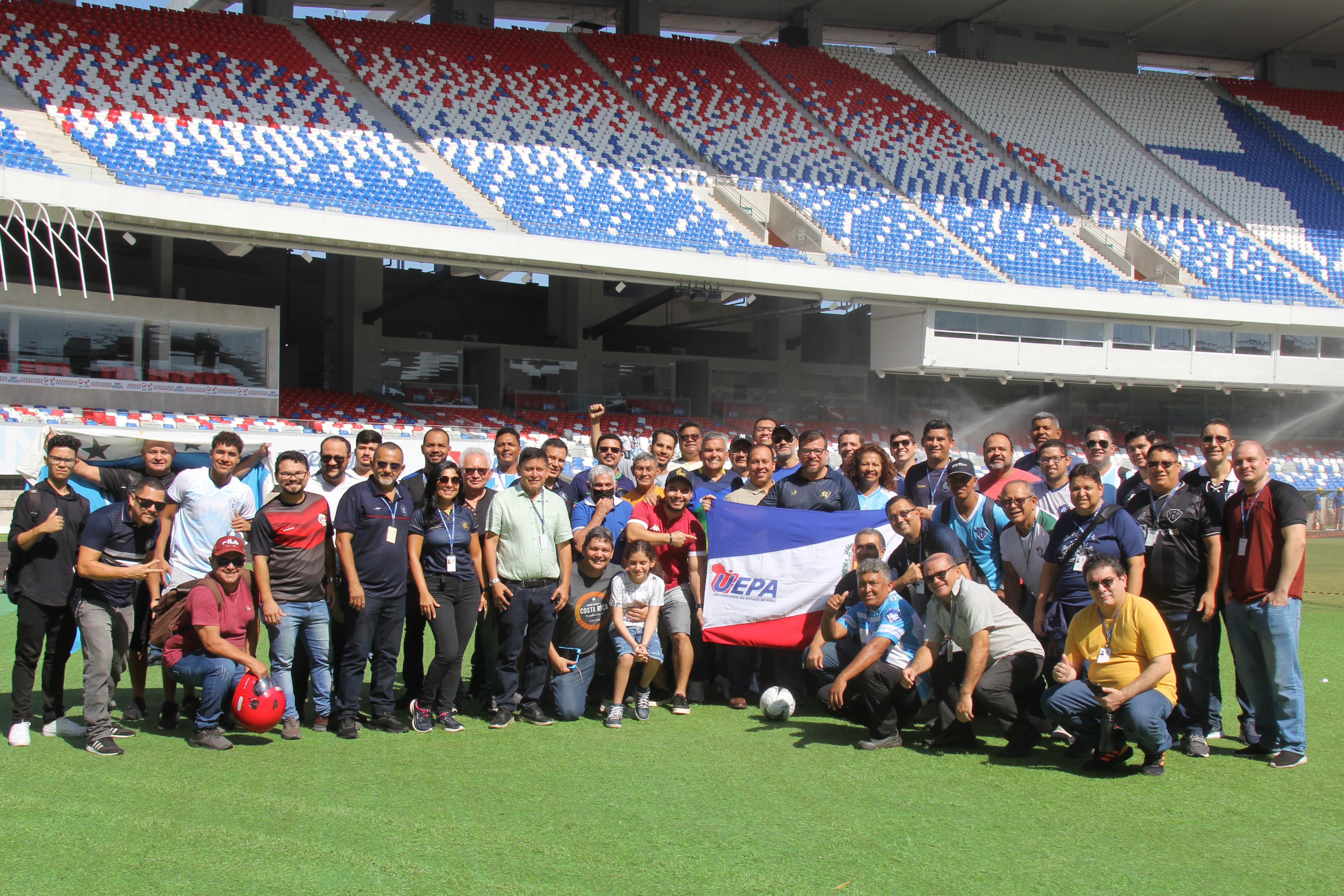 Em programação pelo Dia dos Pais, os servidores da Uepa puderam conhecer o estádio do Mangueirão.