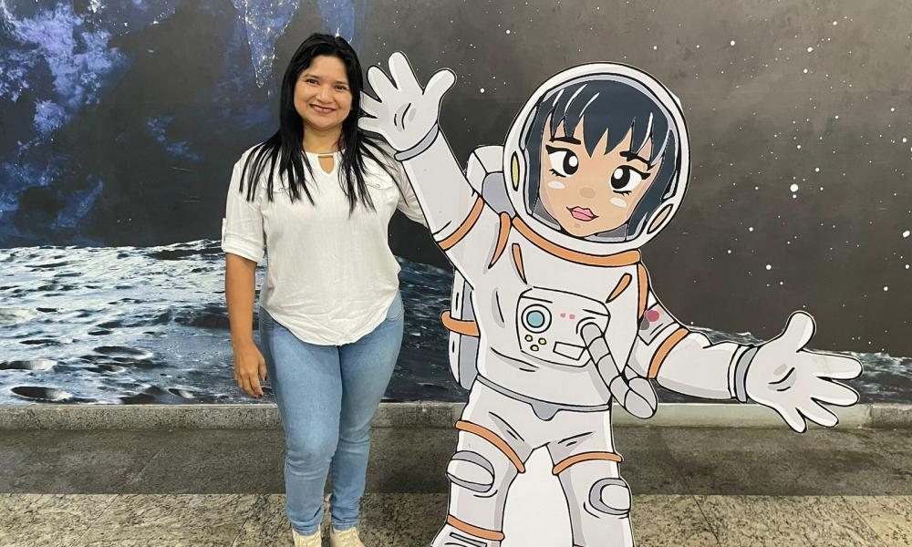 A coordenadora do projeto, Jeane da Silva, afirma que o Astrociência visa apresentar às participantes as diferentes áreas da ciência (Foto: Monique Hadad).