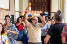 O cineasta Marcelo Rodrigues, servidor da Ascom, cai na folia.